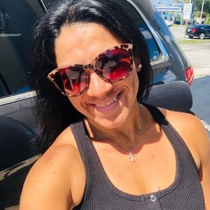 Meet your Posher, Marcela